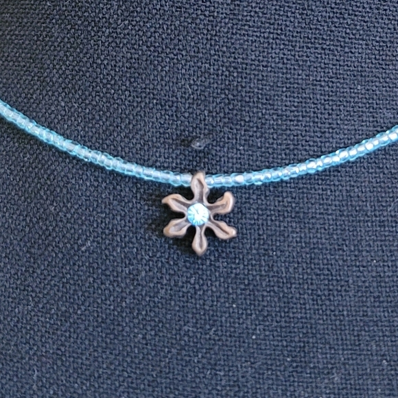NWOT Beaded Floral Choker (NY&CO) - Picture 2 of 8
